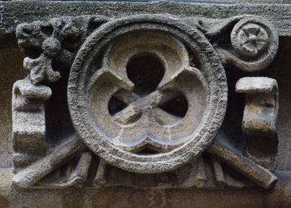 Lloyds bank carving